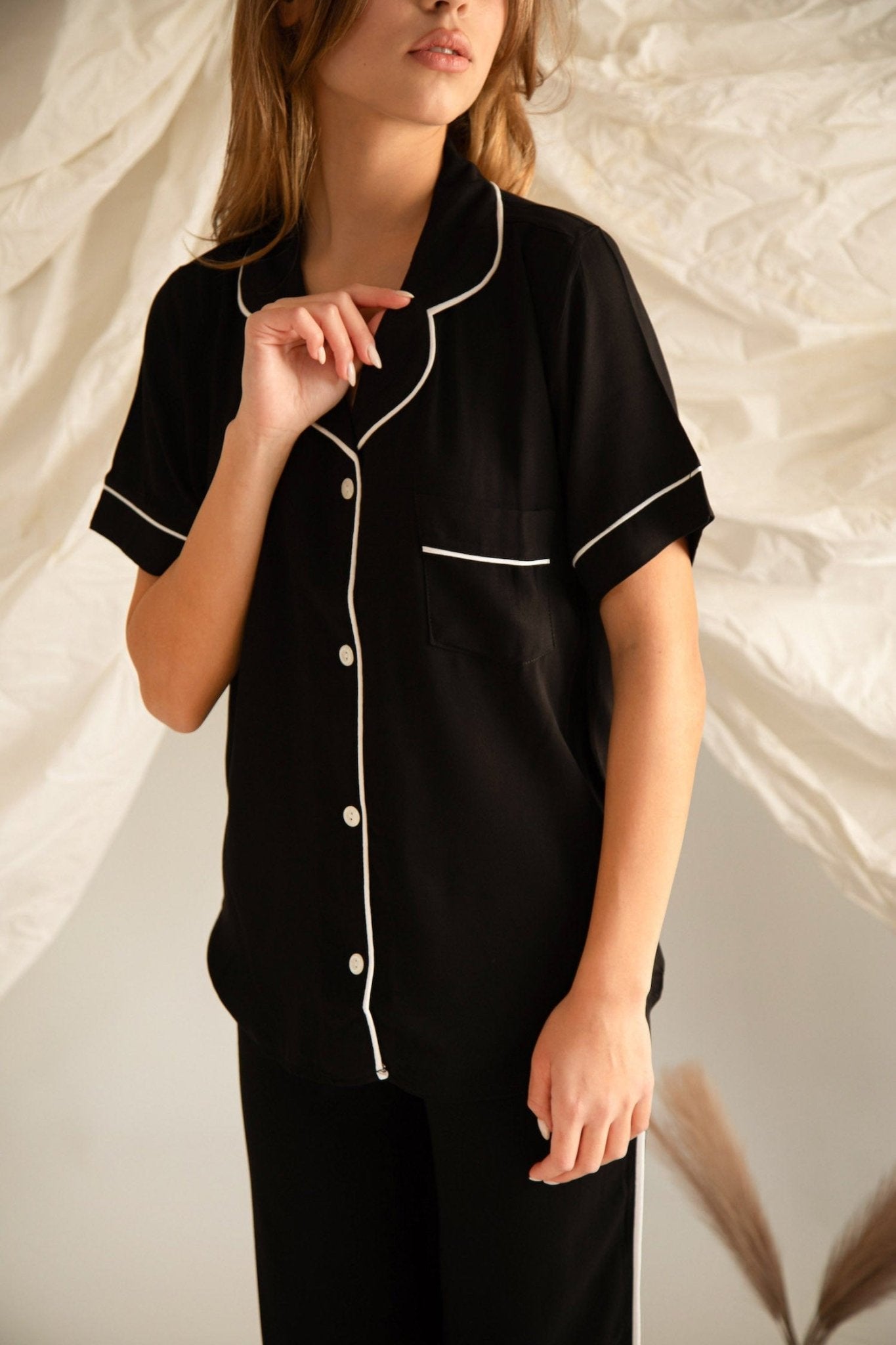 Royal in black - KC Essentials Lebanon